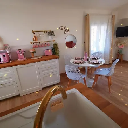 Casa Rosa, Un Petit Cocon Catalan 펜션 Ortaffa